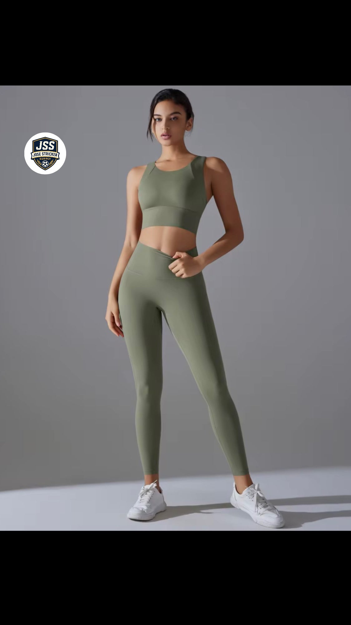 Ensemble de Yoga et de Fitness pour Femme, conçu pour le confort, la performance et la confiance en soi.