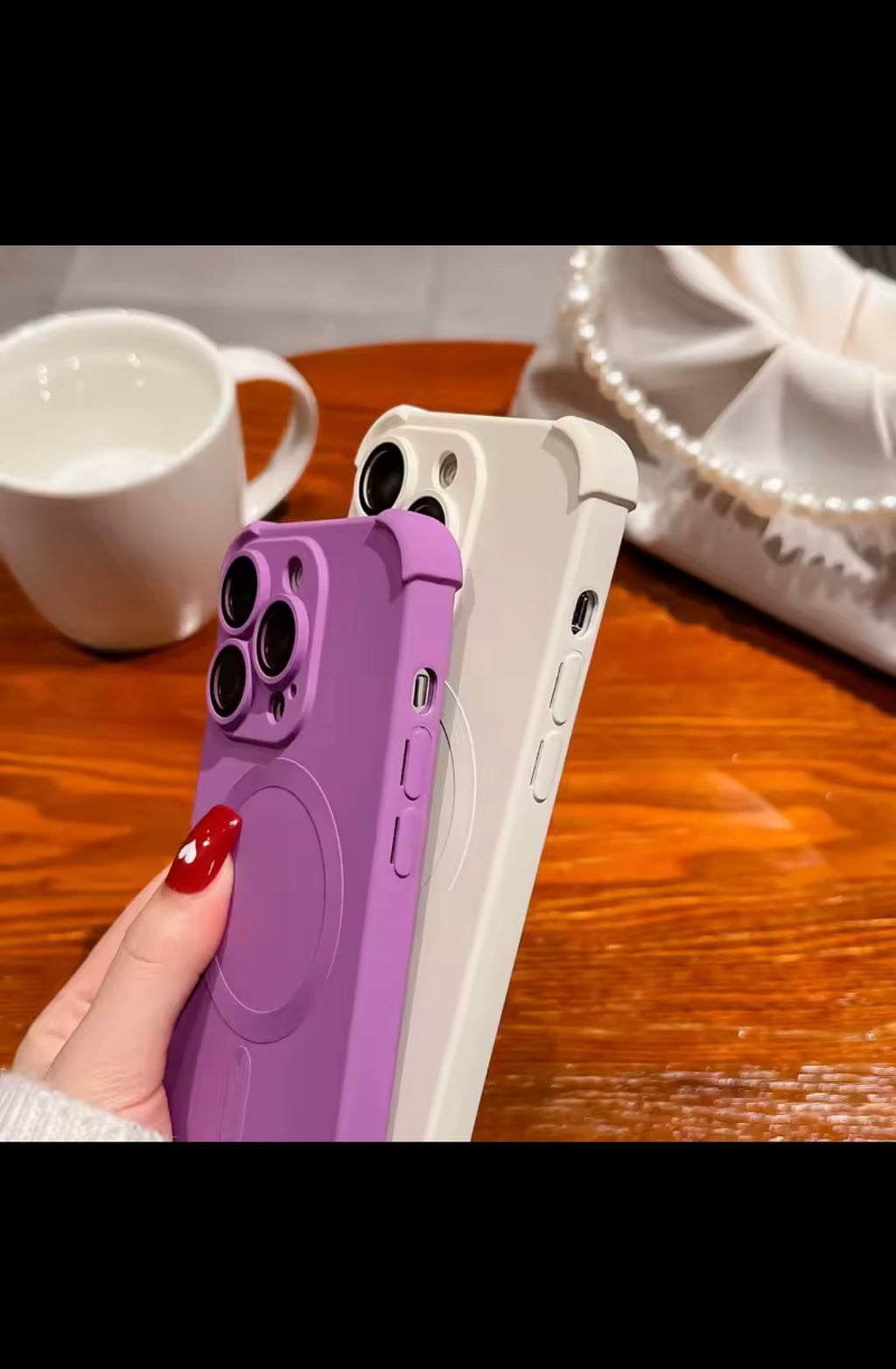 Coque de Charge Sans Fil MagSafe de Luxe pour iPhone 15 12 13 14 Pro  – Étui Magnétique en Silicone Liquide Souple, Antichoc et Protecteur