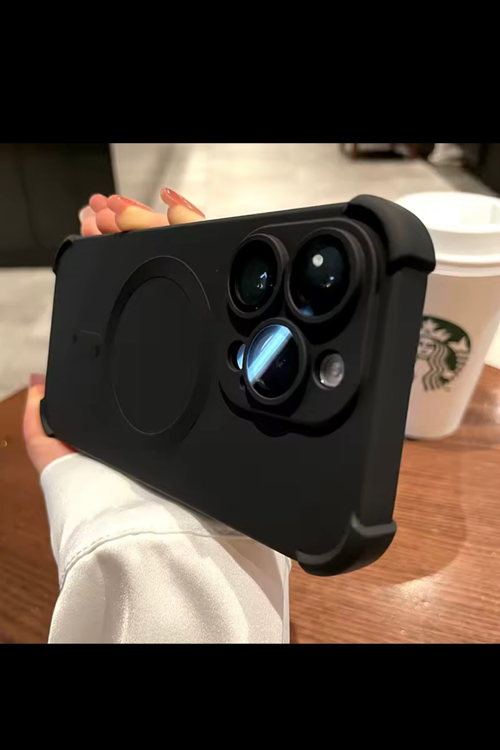 Coque de Charge Sans Fil MagSafe de Luxe pour iPhone 15 12 13 14 Pro  – Étui Magnétique en Silicone Liquide Souple, Antichoc et Protecteur