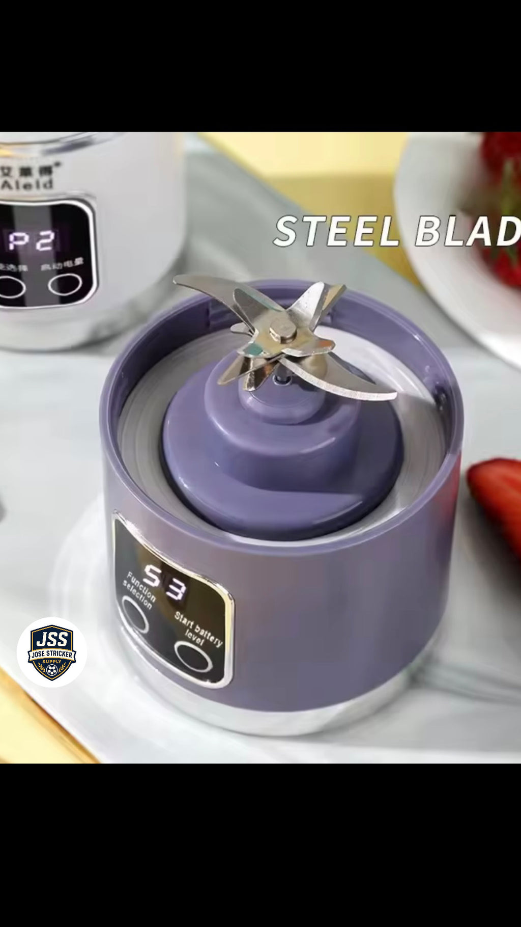 Ce mixeur portable dispose d’une capacité de 450 ml, d’une recharge USB et d’un moteur silencieux avec 6 lames en acier inoxydable, ce qui le rend parfait pour une utilisation à la maison, en extérieur ou en voyage.